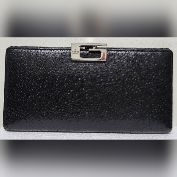 GUCCI G Hardware with Hook Black Pebble Grain Wallet - Picture 13 of 16